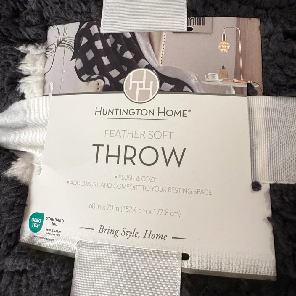 Huntington Home Throw 60x70 Black White‎ Checkered Plush Cozy NEW